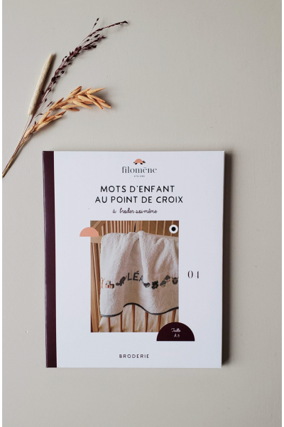 Mots d'enfant au point de croix (patron pochette)