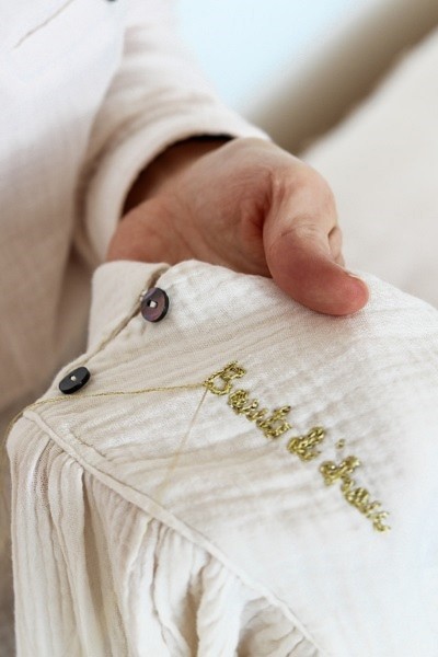 blouse brodée