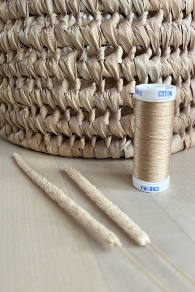 Fil à coudre coton beige