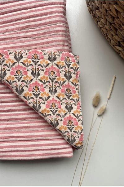 Matelassé imprimé fleurs et rayures