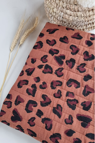 Matelassé imprimé léopard cœur