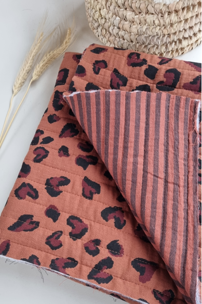 Matelassé imprimé léopard cœur