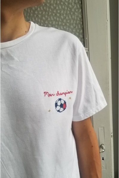t-shirt brodé ballon