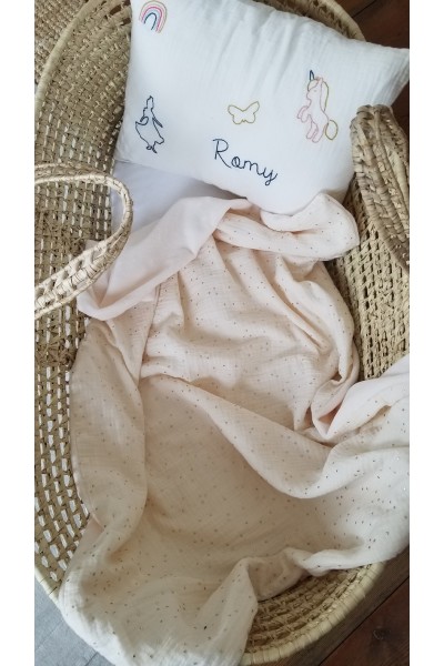 coussin brodé licorne