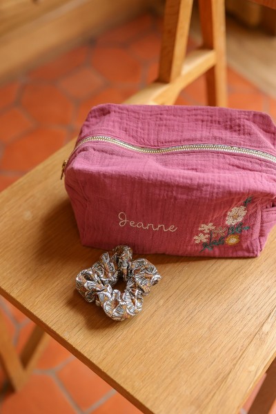 trousse brodée fleurs