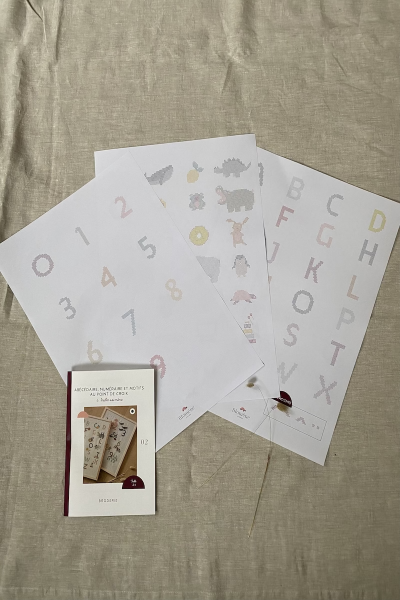 Mots d'enfant au point de croix (patron pochette)