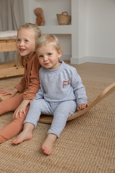 Le Duo Abécédaire et numéraire au point de croix (patron pochette)