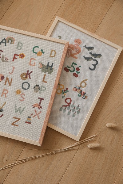 Le Duo Abécédaire et numéraire au point de croix (patron pochette)